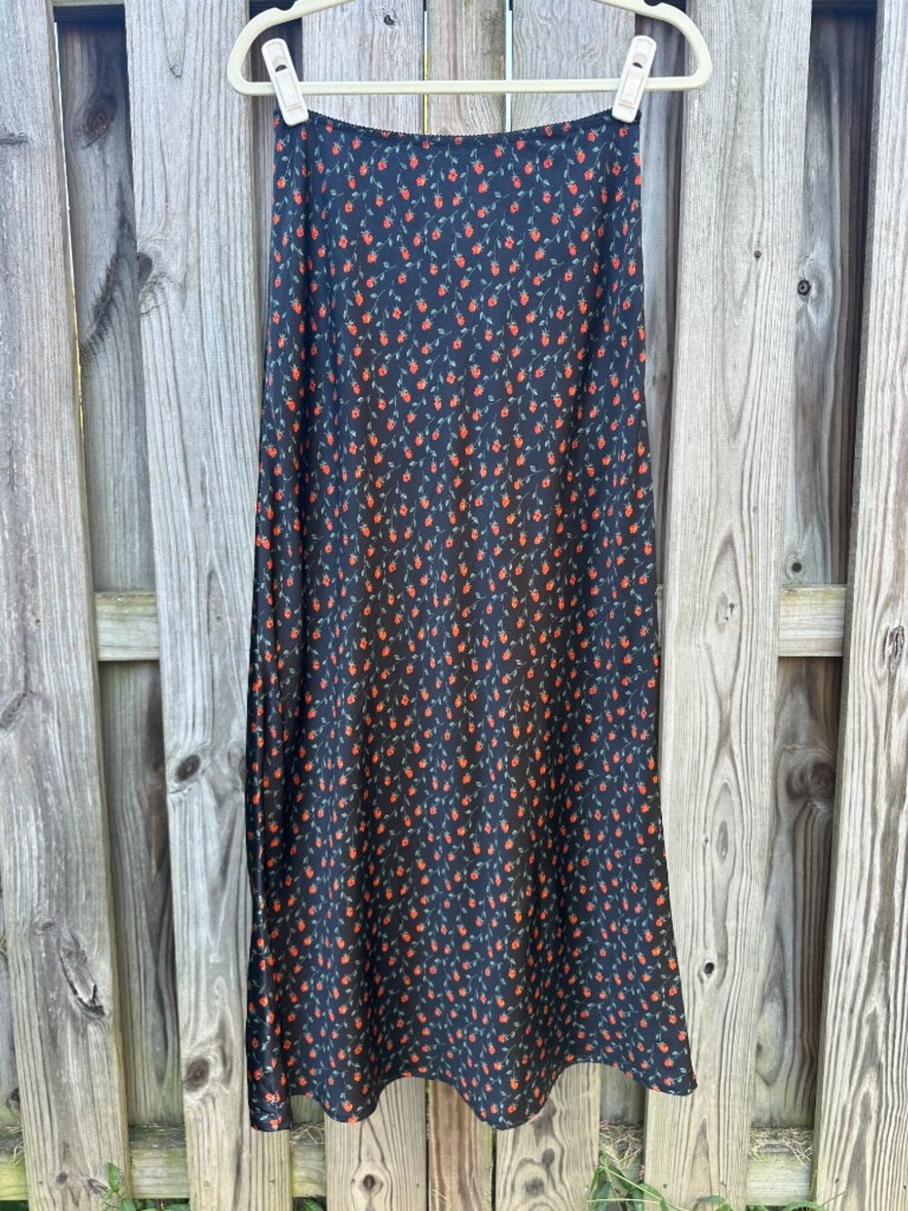 Reformation Layla Silk Midi Skirt Perla Black Red Rose Floral 2 - Picture 5 of 7